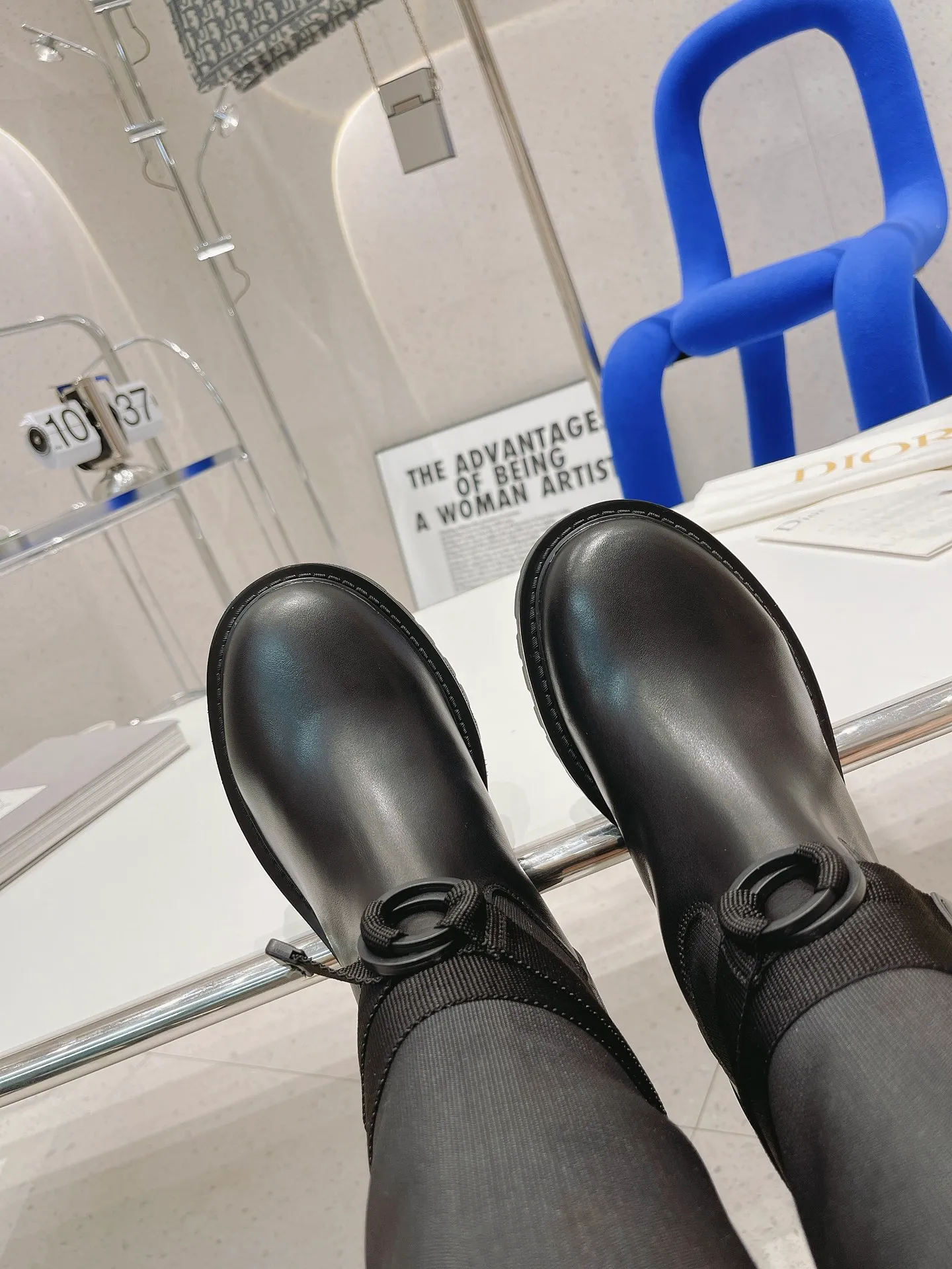 👟👟Ex-factory price 640👟👟 The highest version of Dior CD autumn and winter boots, retro work boots, one-on-one, easy to wear, good-looking and handsome Material: imported calfskin upper spliced with the latest imported technology electric embroidery fabric (not ordinary fly woven fabrics on the market) + water-dyed cowhide lining (not sheepskin lining on the market) + original molded T👟👟factory price U outsole + original molded letter buckle + latest original box packaging at the counter Heel height: 3CM Code number: 35-40